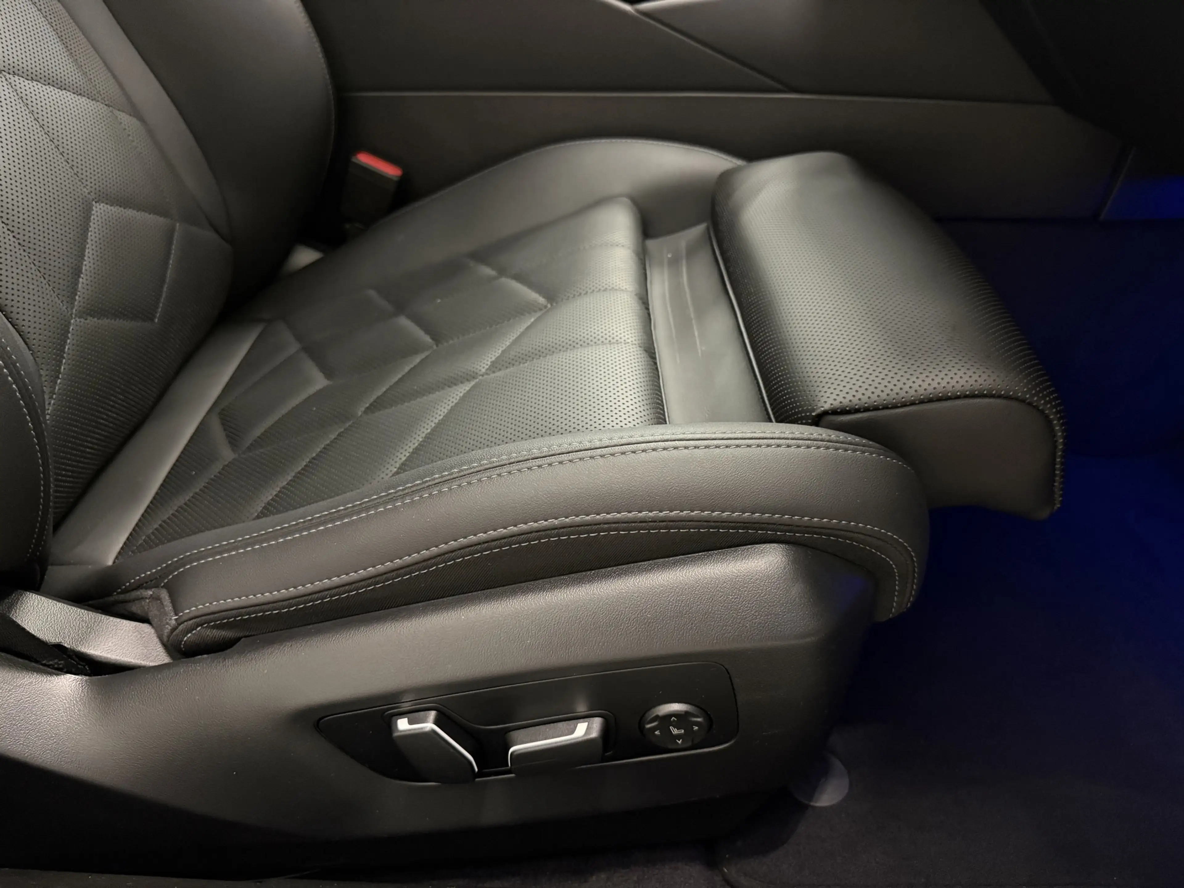 BMW 520 5-serie Touring 520i M-Sport PANO/TREKHAAK/ICONIC/ — photo 43