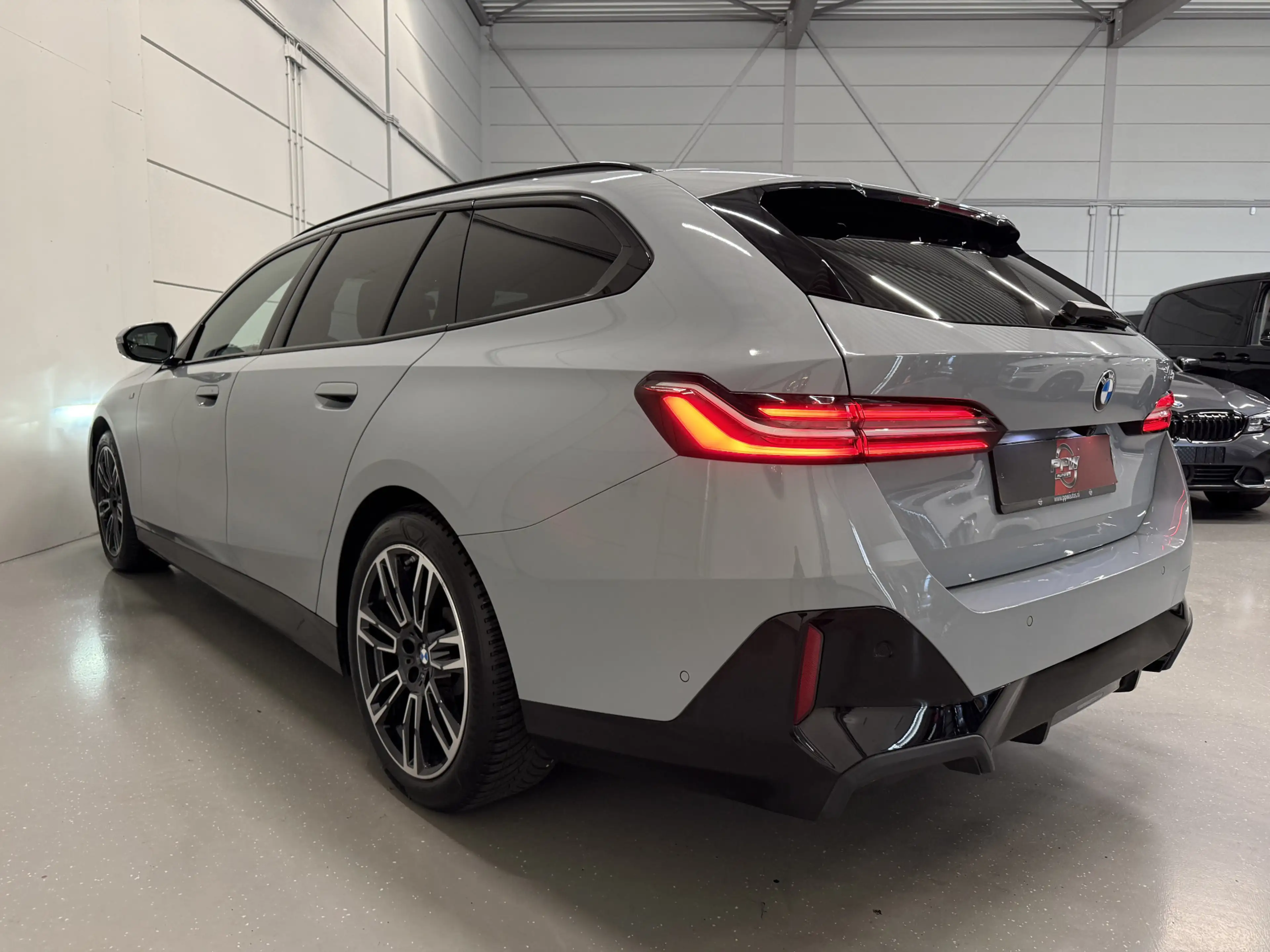 BMW 520 5-serie Touring 520i M-Sport PANO/TREKHAAK/ICONIC/ — photo 10