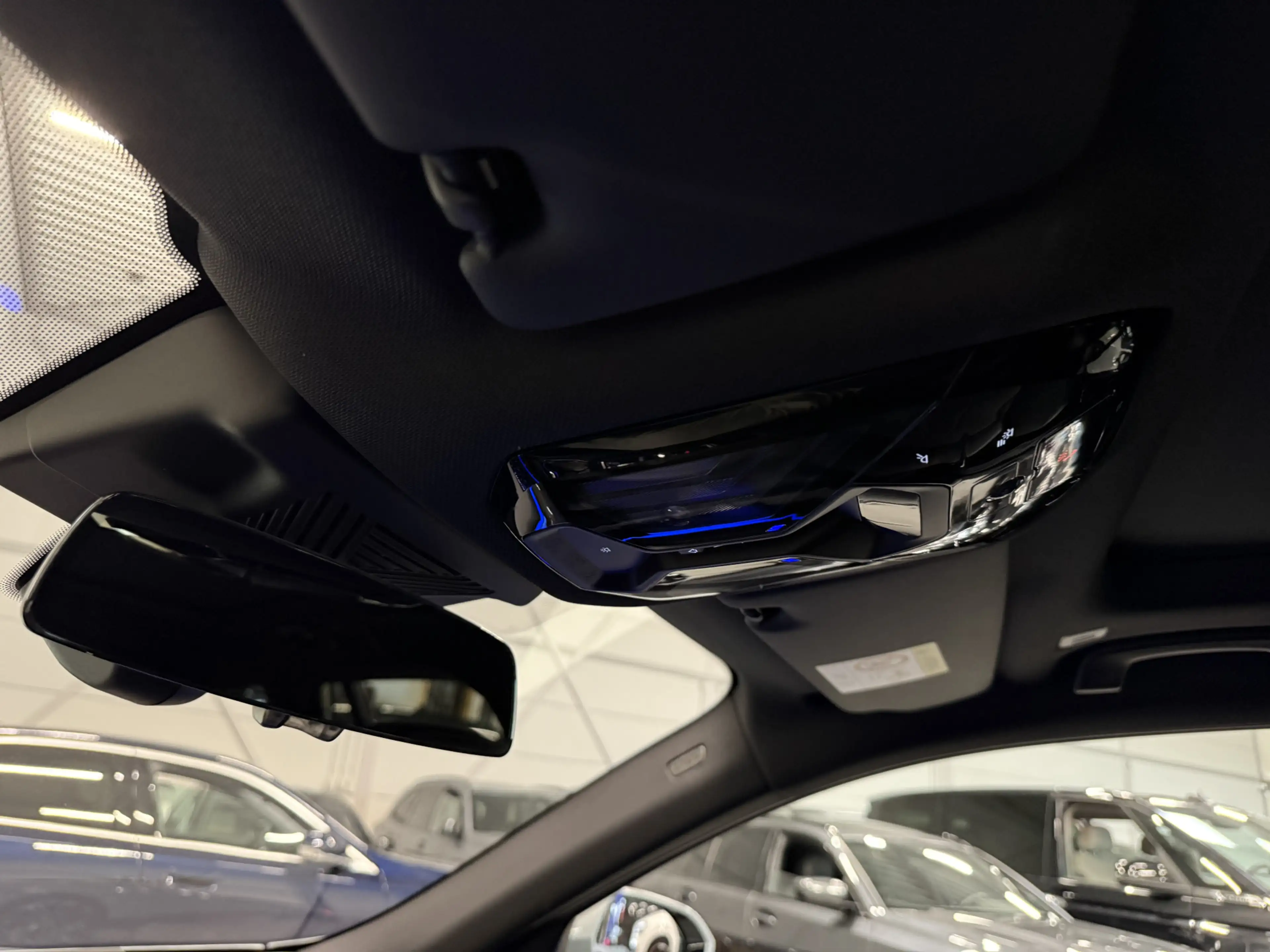 BMW 520 5-serie Touring 520i M-Sport PANO/TREKHAAK/ICONIC/ — photo 41
