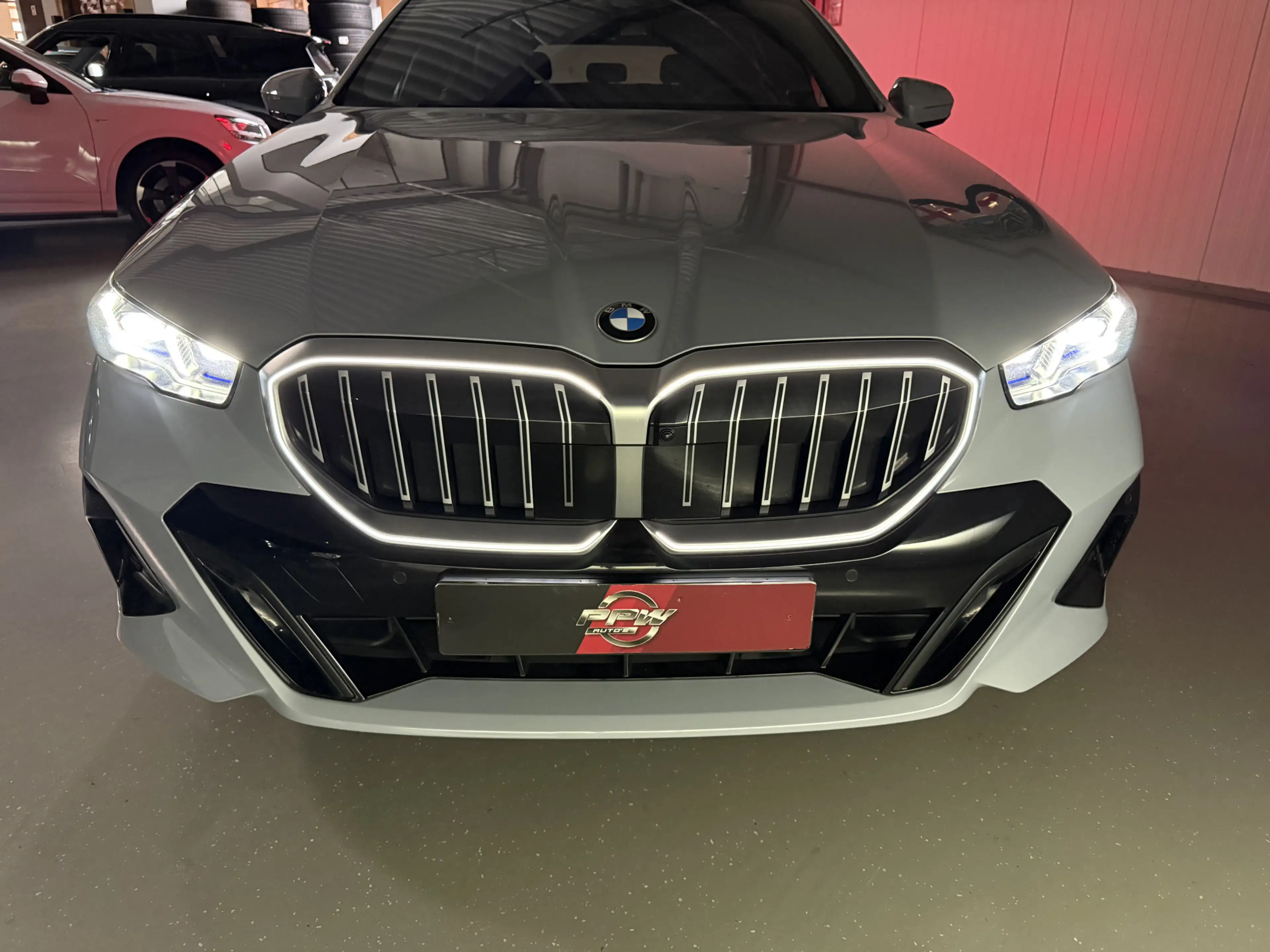 BMW 520 5-serie Touring 520i M-Sport PANO/TREKHAAK/ICONIC/ — photo 4