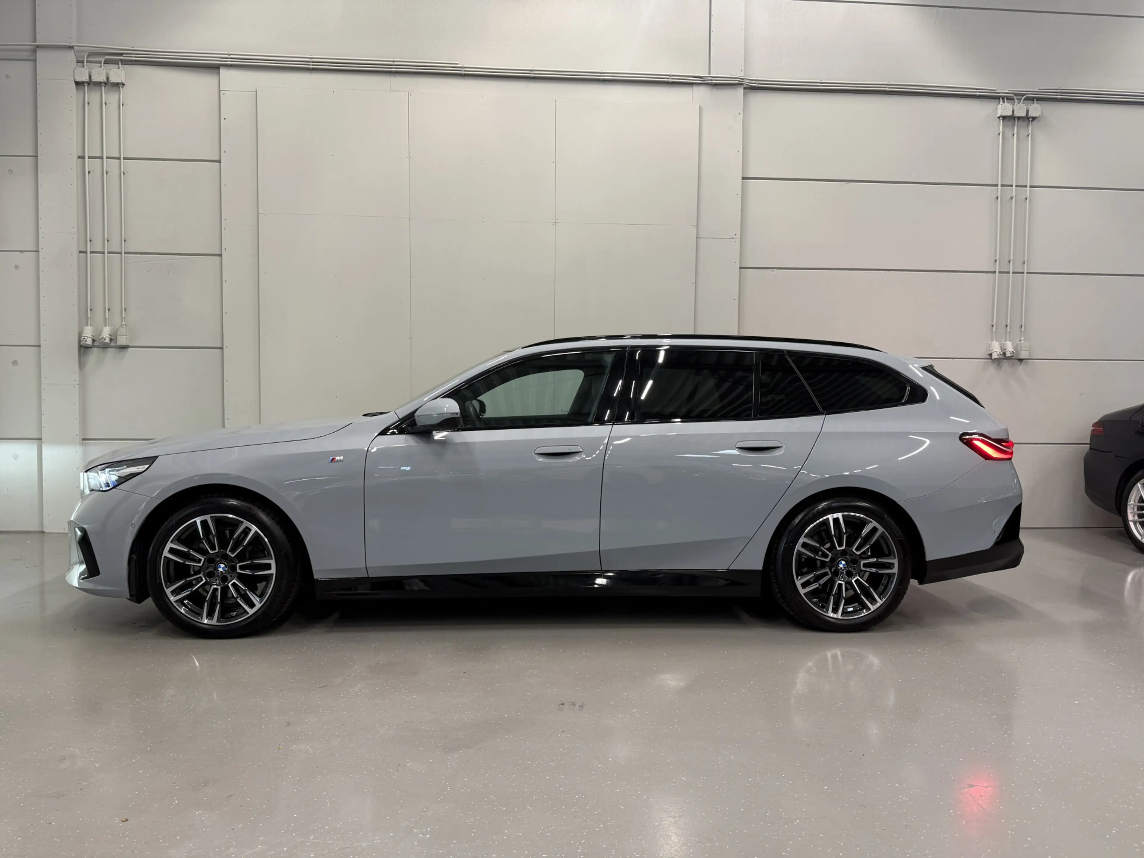 BMW 520 5-serie Touring 520i M-Sport PANO/TREKHAAK/ICONIC/ — photo 7