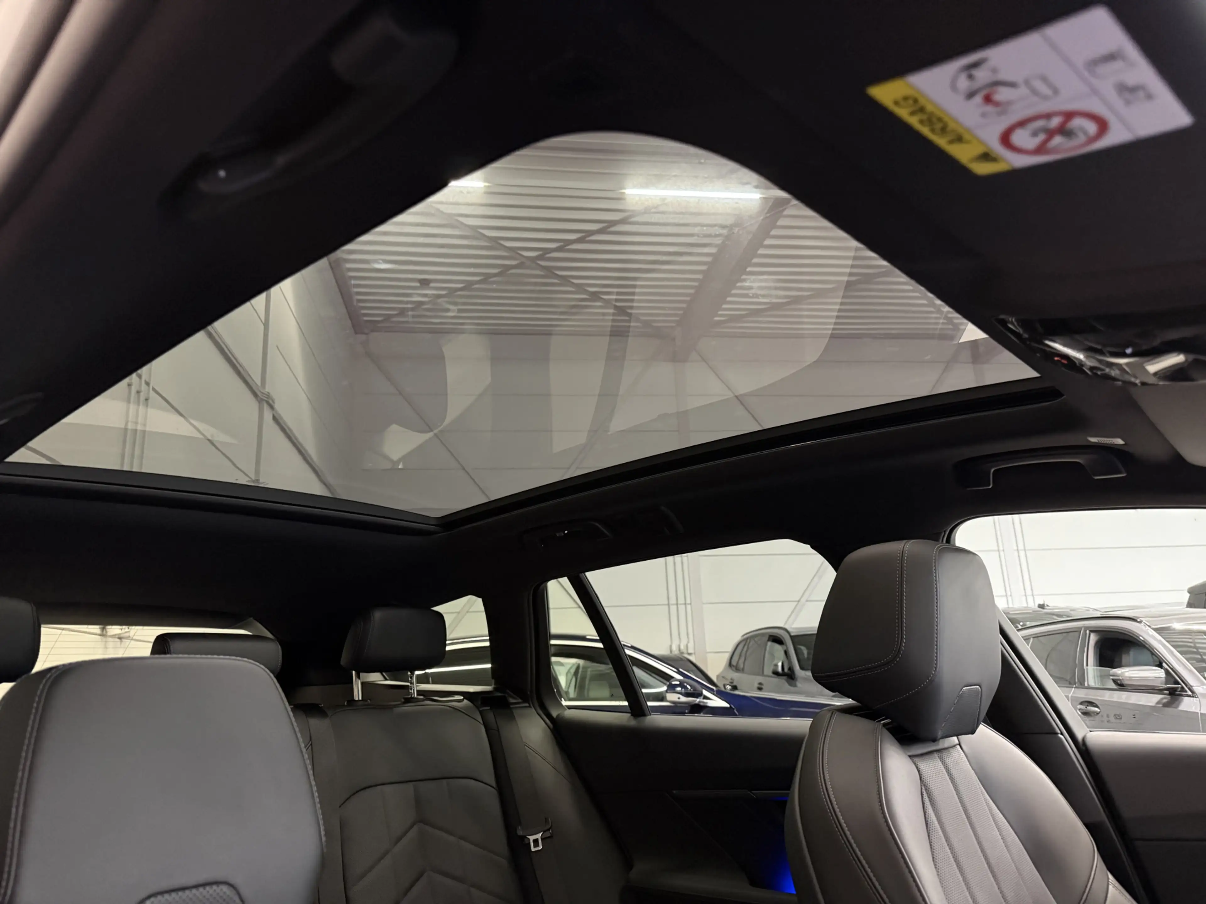BMW 520 5-serie Touring 520i M-Sport PANO/TREKHAAK/ICONIC/ — photo 46