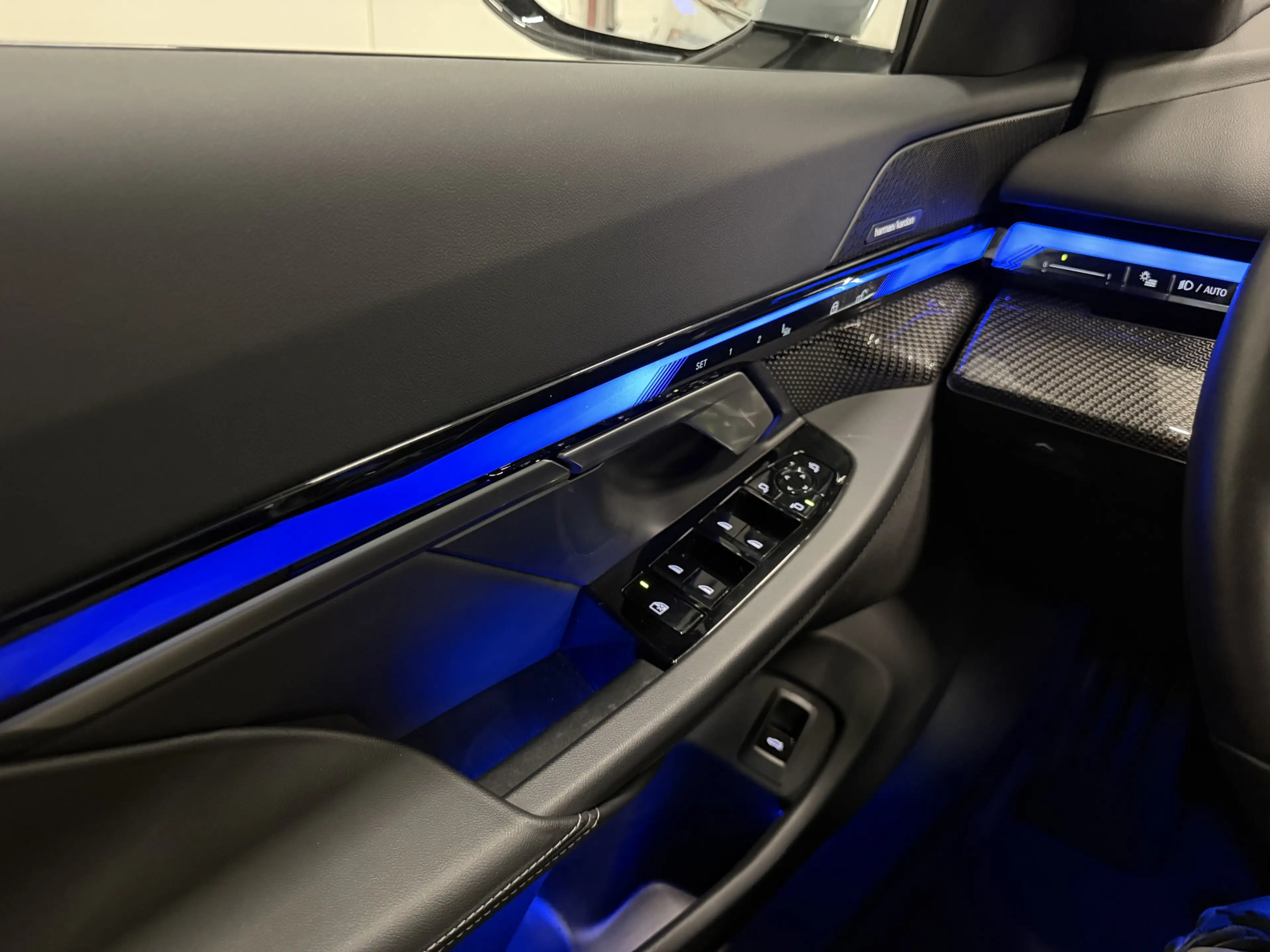 BMW 520 5-serie Touring 520i M-Sport PANO/TREKHAAK/ICONIC/ — photo 39