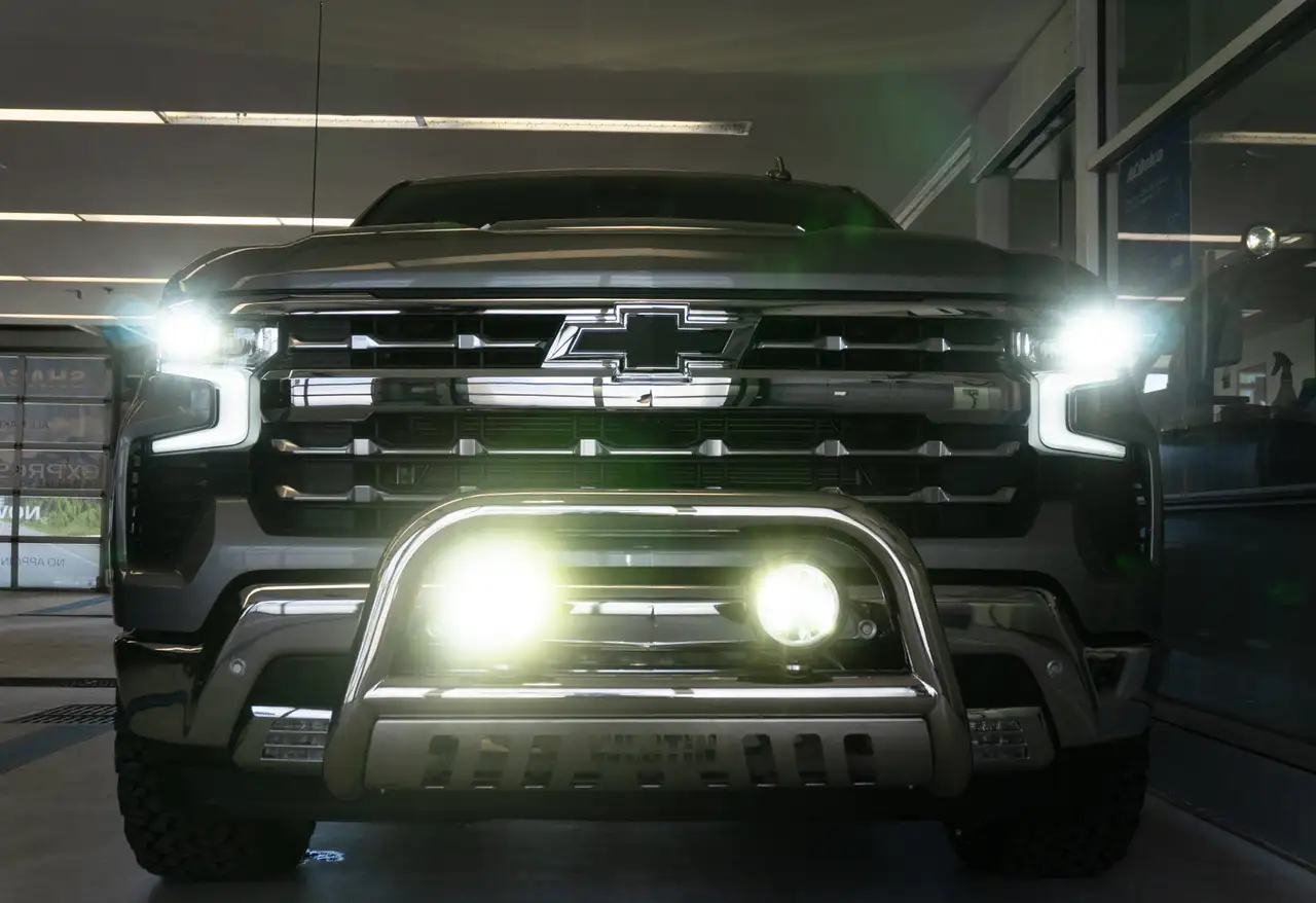Chevrolet Silverado 1500 снимка Chevrolet Silverado 1500