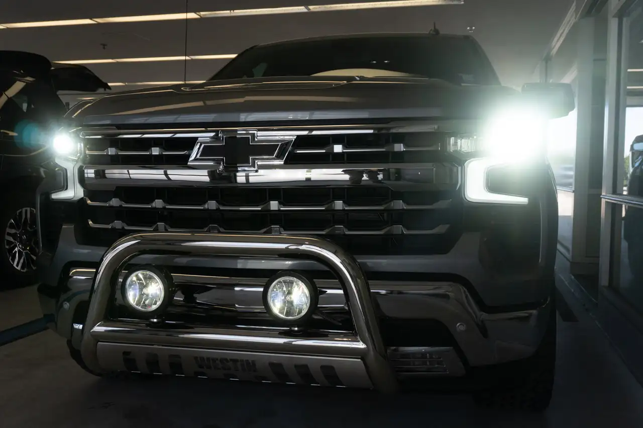 Chevrolet Silverado 1500 снимка Chevrolet Silverado 1500