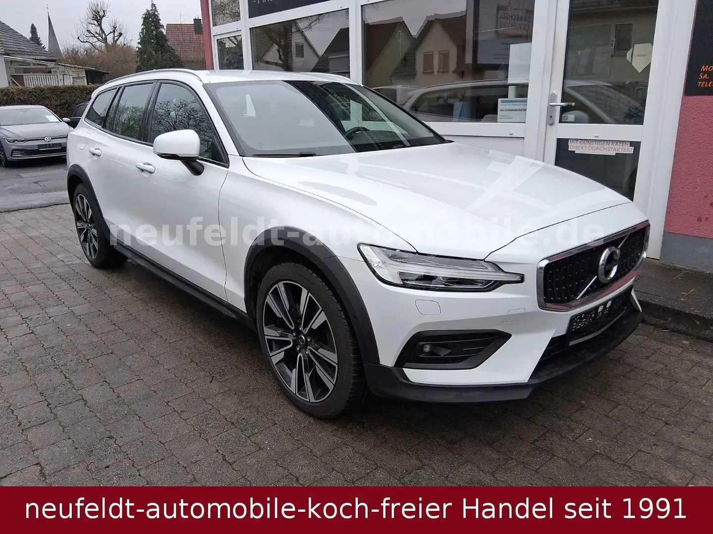 Volvo V60 Cross Country AWD-AHK-ZR NEU!-1.Hand Blanc - 2