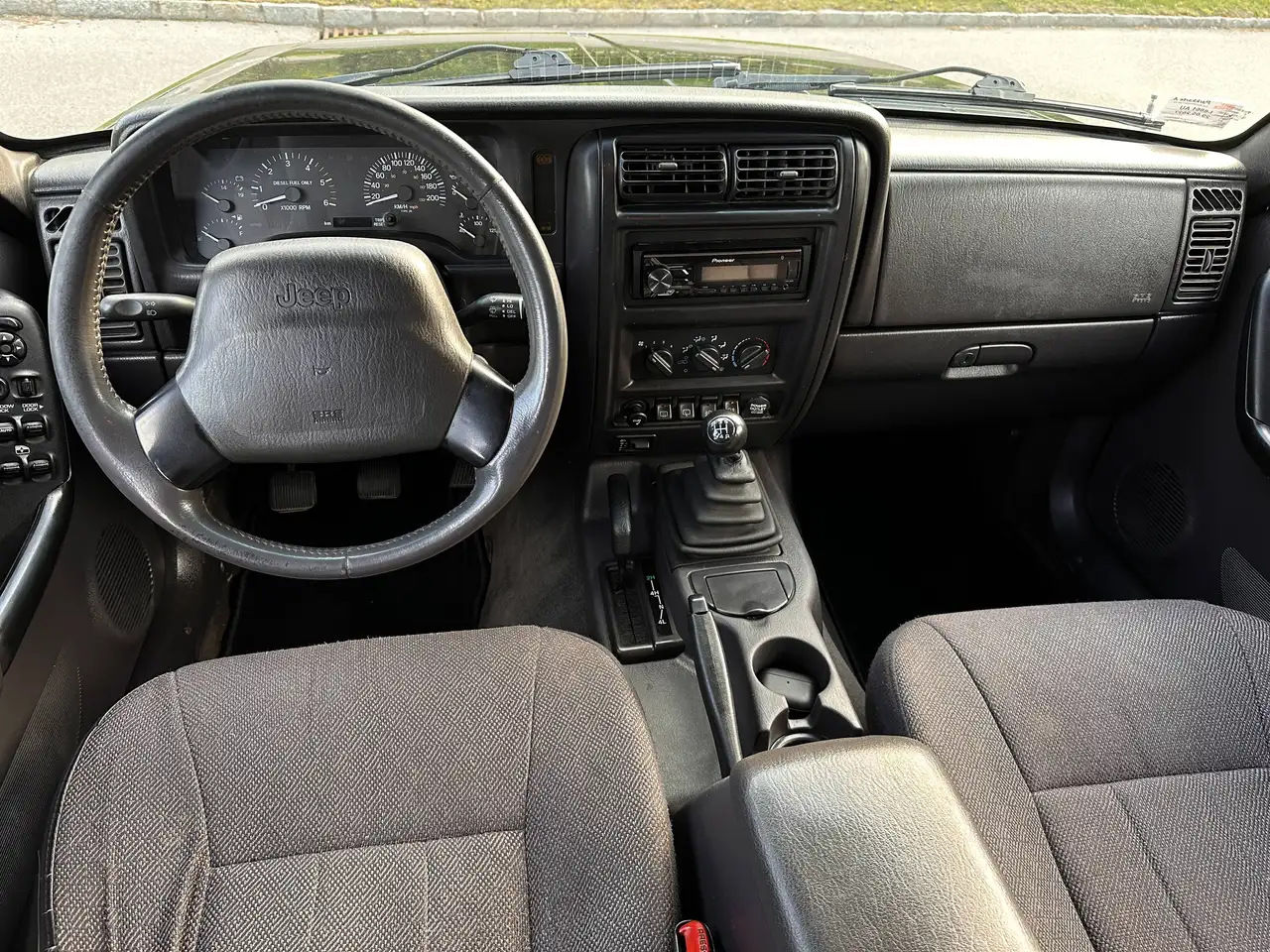 Jeep Cherokee Classic 2,5 Limited TD, foto 10