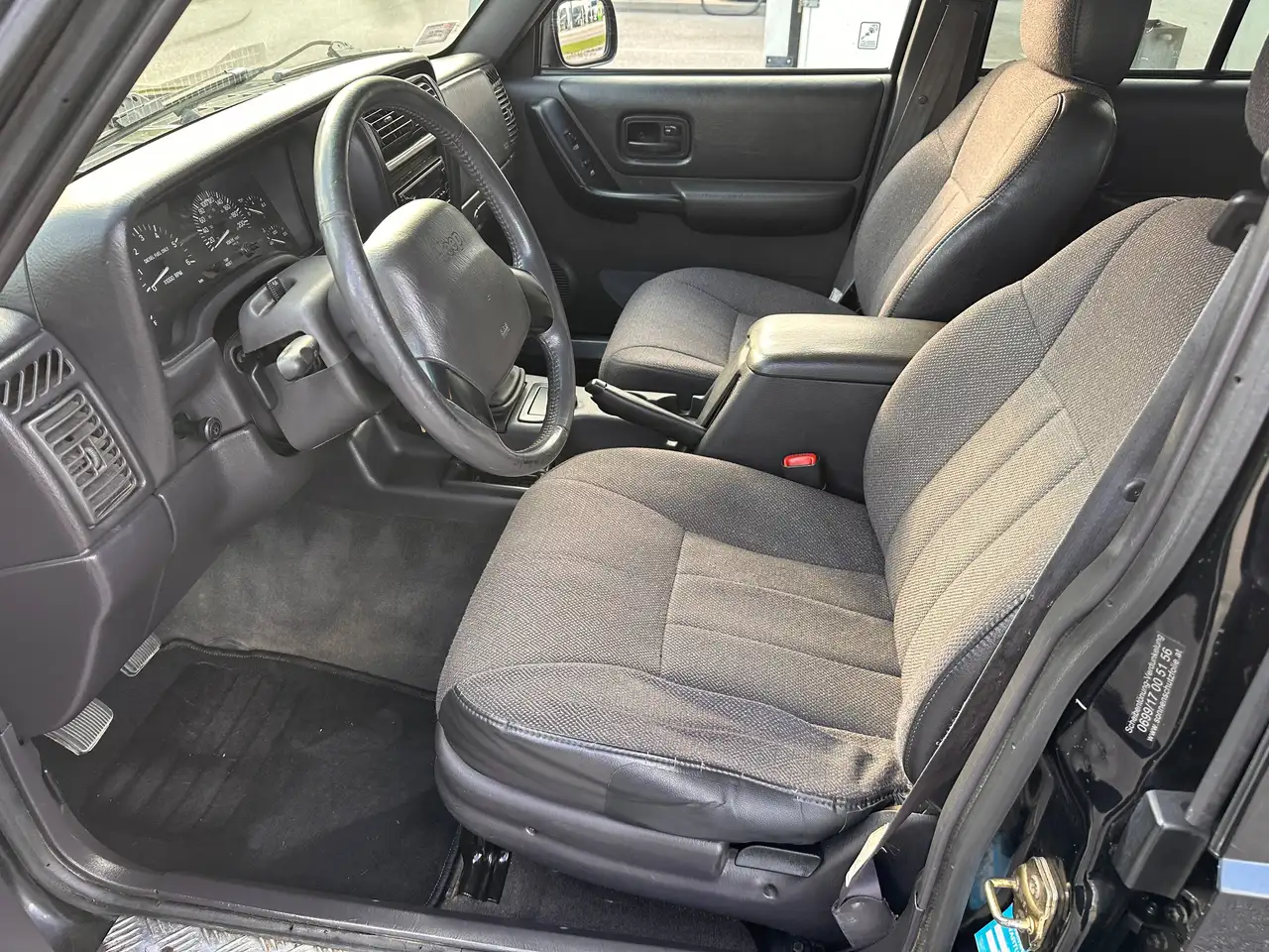 Jeep Cherokee Classic 2,5 Limited TD, foto 12