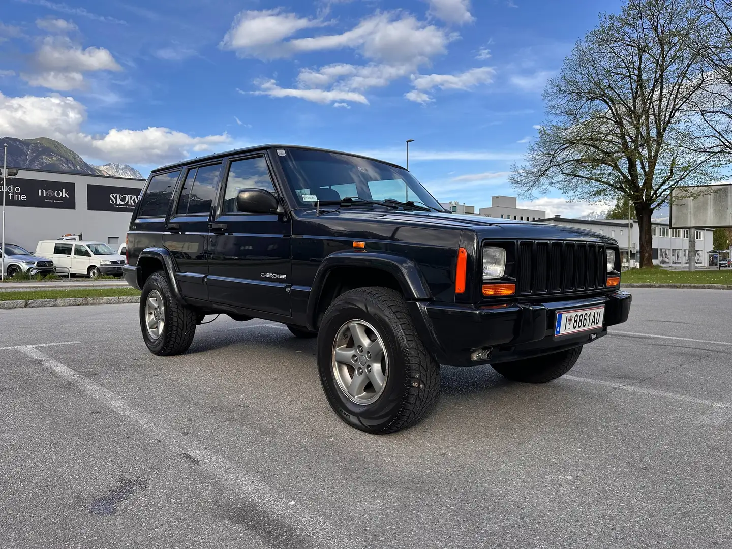 Jeep Cherokee Cherokee Classic 2,5 Limited TD Schwarz - 1