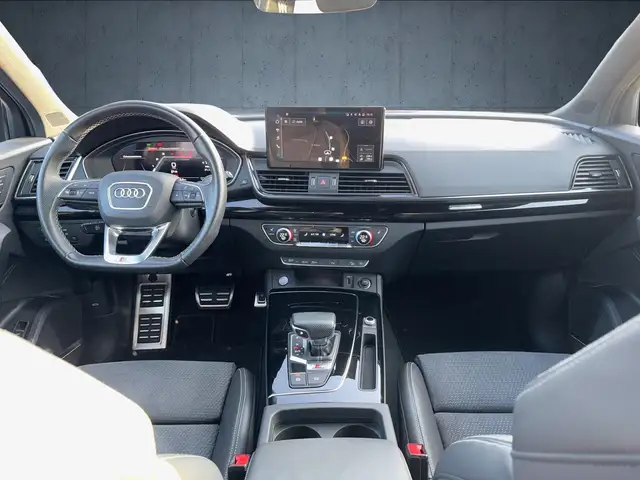 Audi SQ5 view 12