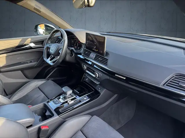 Audi SQ5 view 15