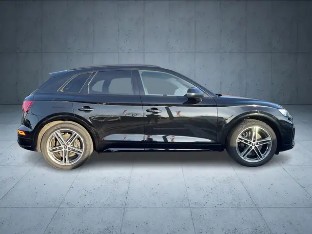 Audi SQ5 view 7