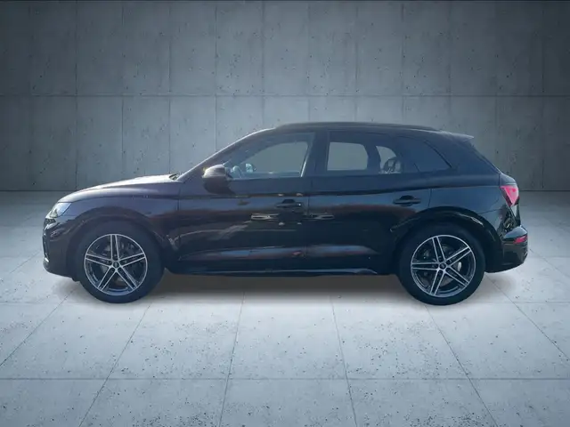 Audi SQ5 view 3