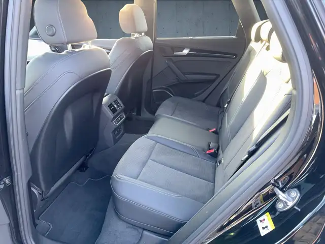 Audi SQ5 view 13