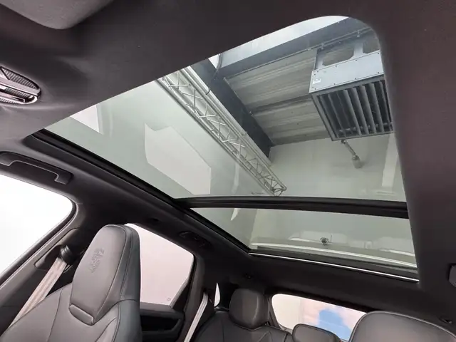 Porsche Cayenne view 13