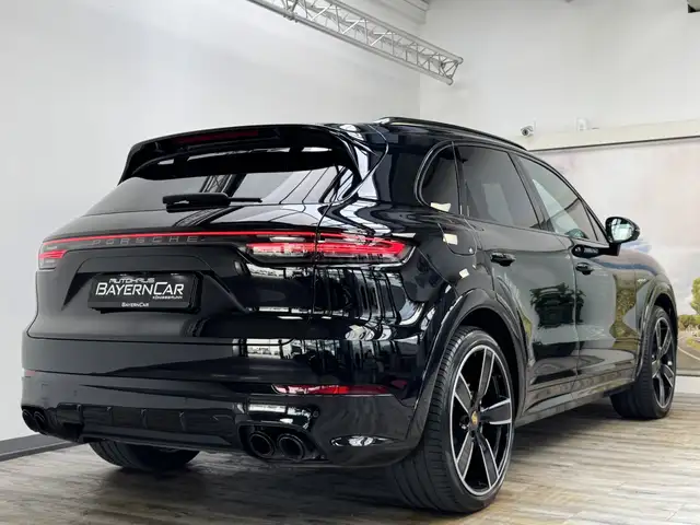 Porsche Cayenne view 6