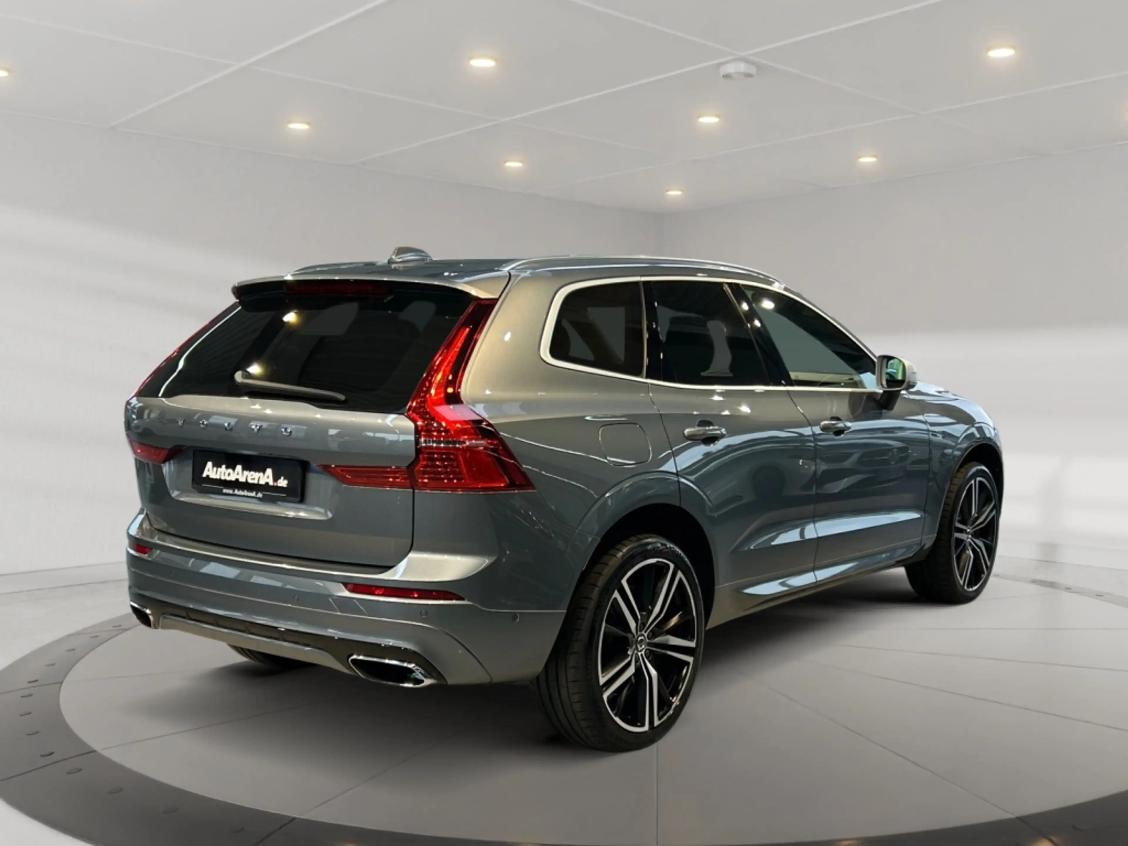 Volvo XC60 R Design Plug-In Hybrid AWD Fahrassist+HUD — photo 4