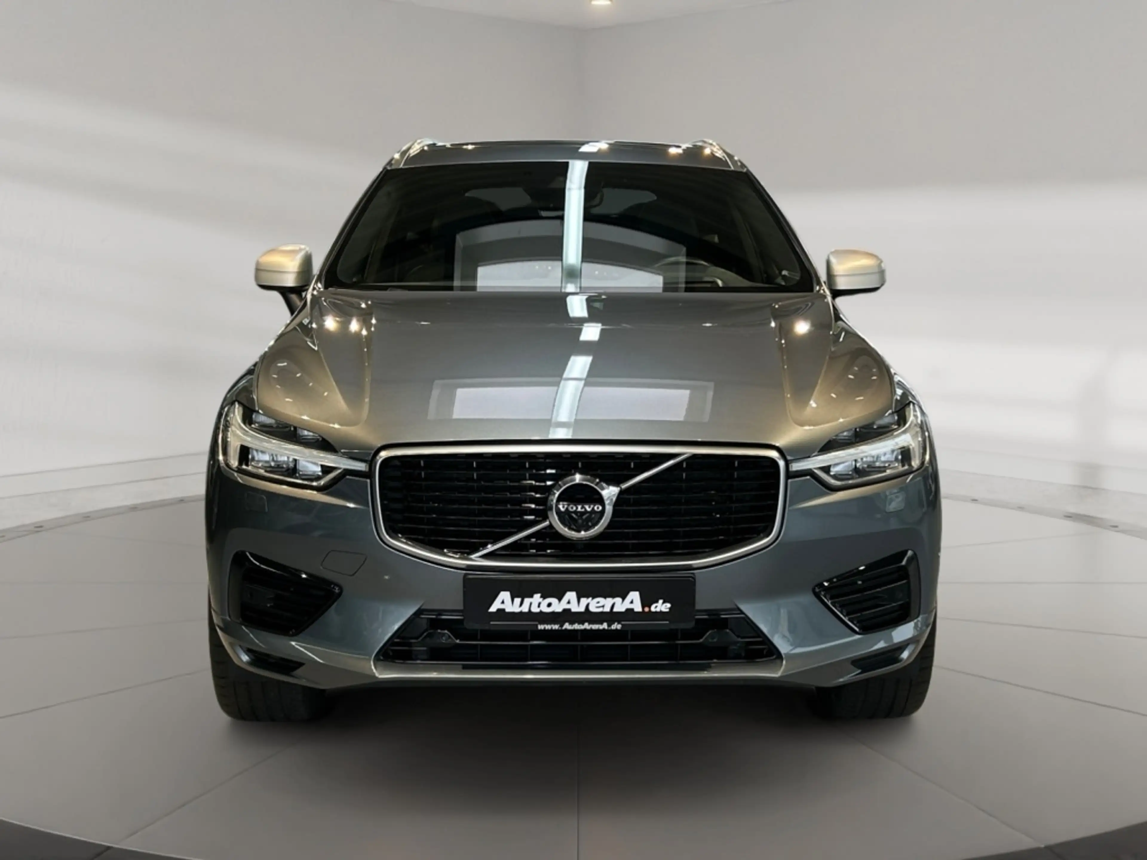 Volvo XC60 R Design Plug-In Hybrid AWD Fahrassist+HUD — photo 7