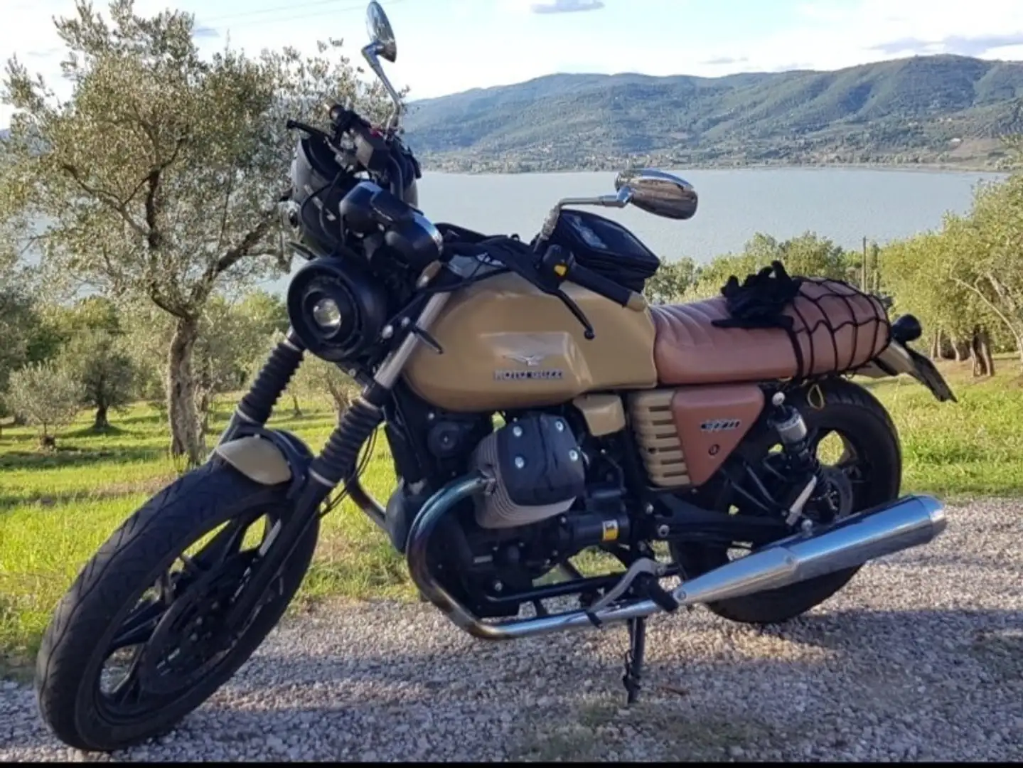 Moto Guzzi V 7 V7 II stone Золотий - 1