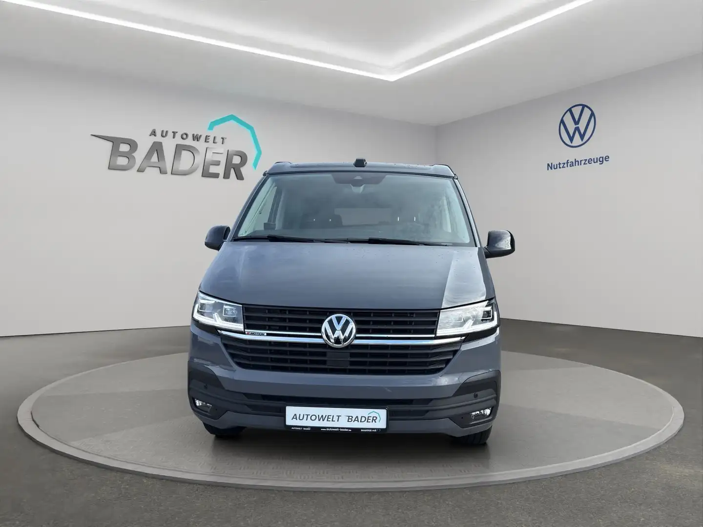 Volkswagen T6 California 6.1 2,0 l 150 kW TDI 4MOTION 7-Gang-DSG Radst. ... Grau - 2