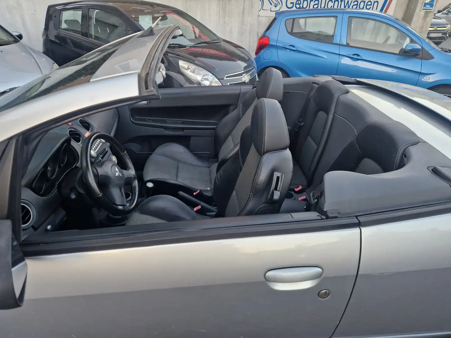 Mitsubishi Colt Invite siva - 1