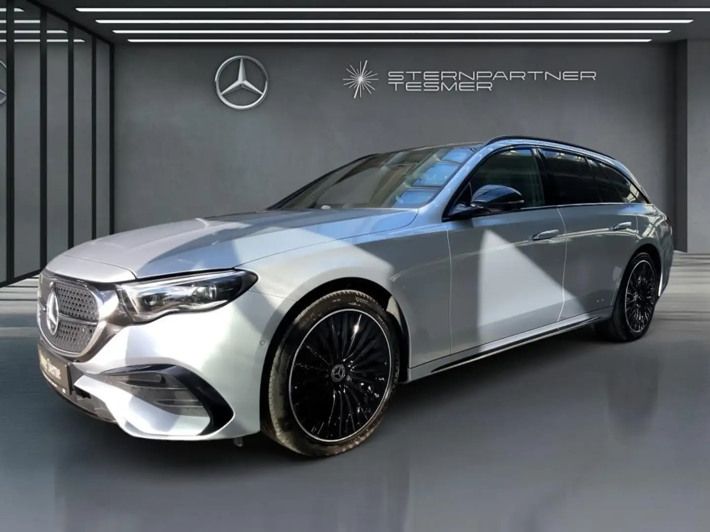 Mercedes-Benz E 450 d 4M T AMG. SUPERSCREEN, HUD, AIRMATIC,AHK Silber - 1