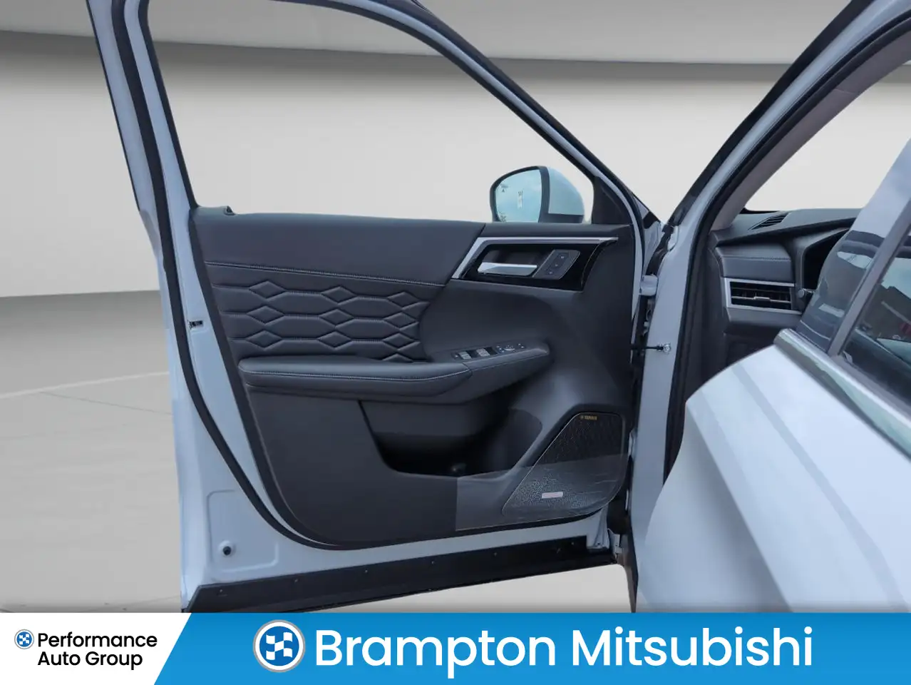 Mitsubishi Outlander снимка Mitsubishi Outlander