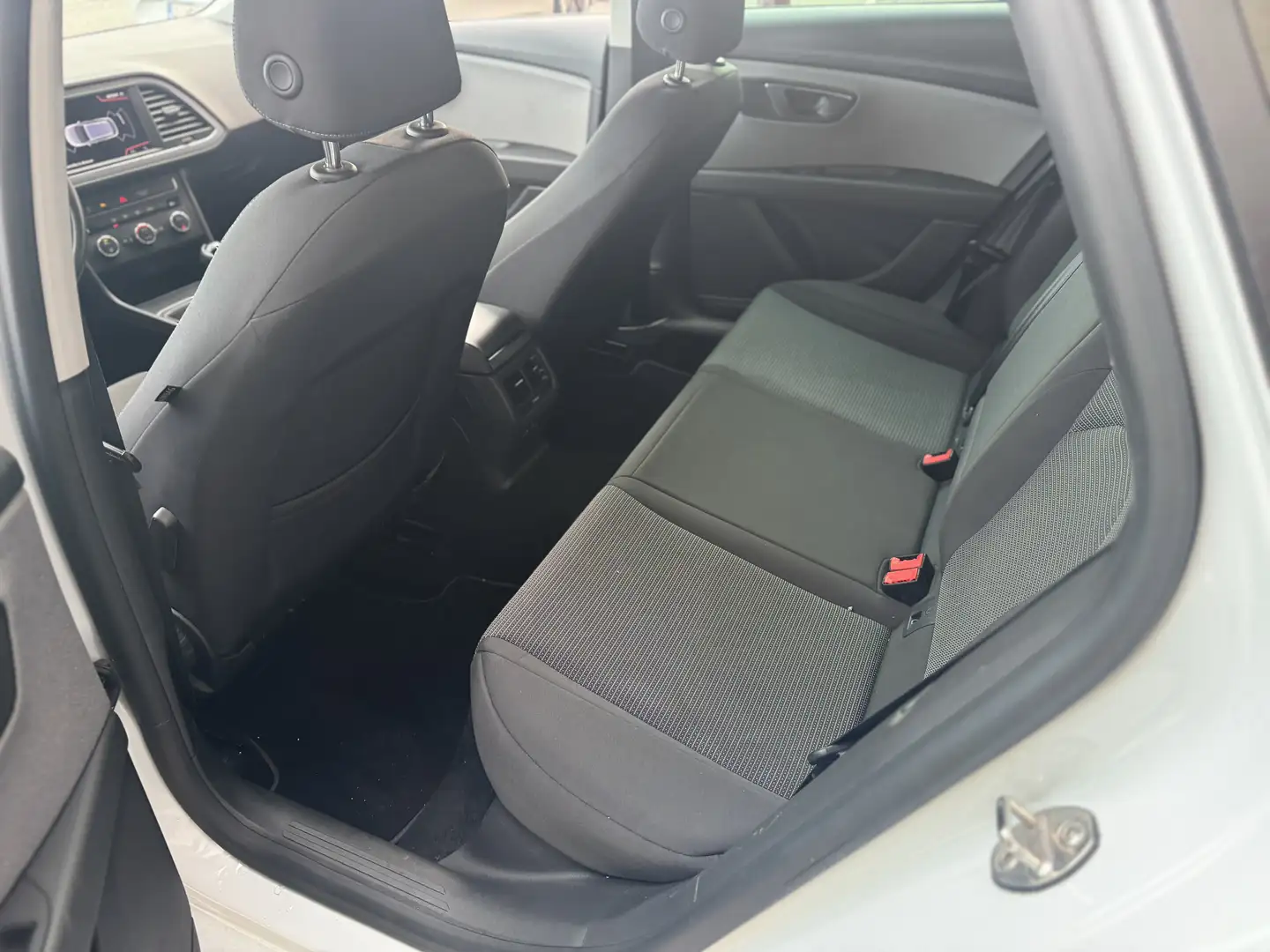 SEAT Leon Leon ST 1.6 CR TDi Style (EU6.2) Blanc - 1