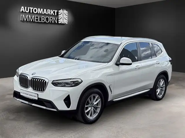 BMW X3 view 4