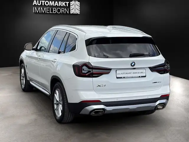 BMW X3 view 5