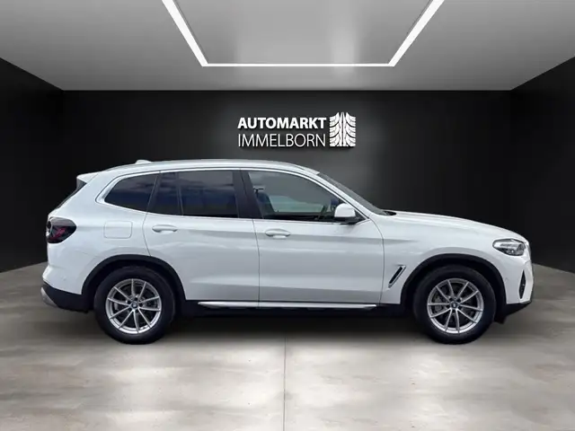 BMW X3 view 11