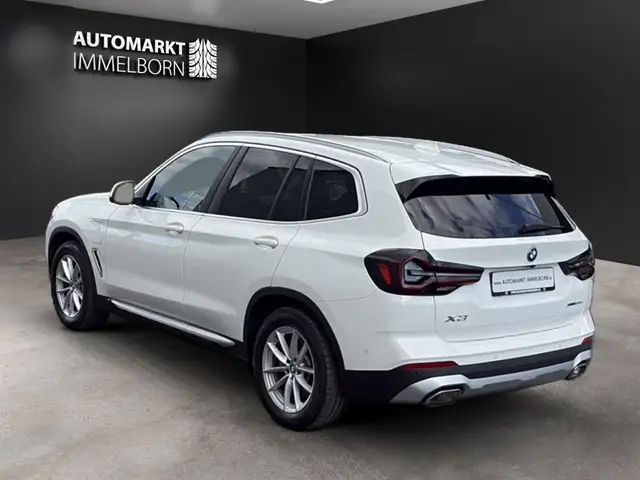 BMW X3 view 6