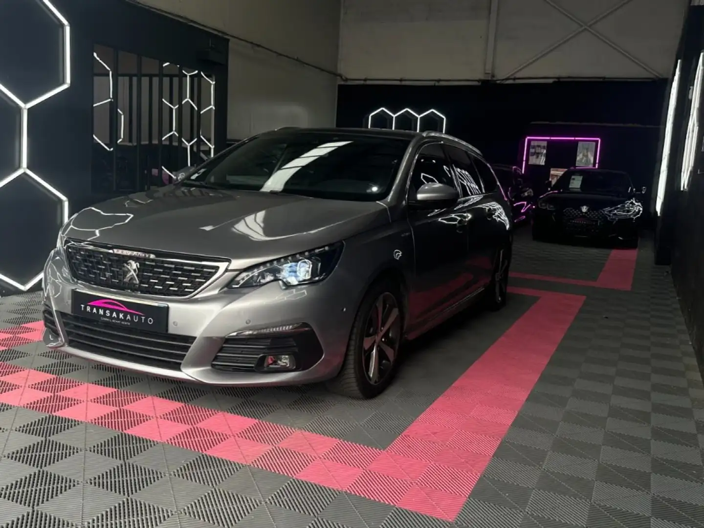 Peugeot 308 GT Line 130 ch 1.2L ~ Sièges en cuir alcantara  ~ Apple Carplay ~ Courroie OK Gris - 2