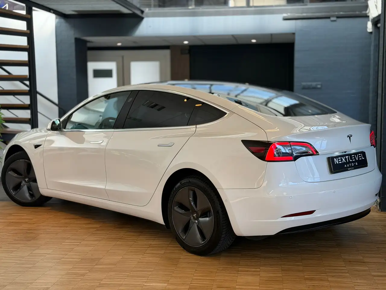 Tesla Model 3 Standard Plus 60 kWh 238ch - Autonomie 370km - Led - Jantes 18"