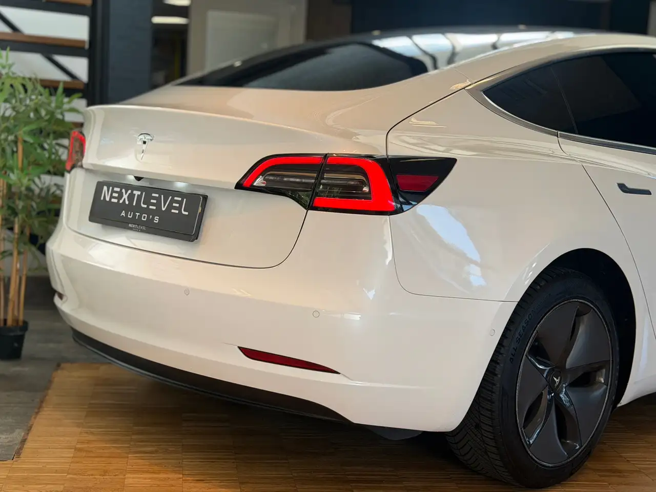 Tesla Model 3 Standard Plus 60 kWh 238ch - Autonomie 370km - Led - Jantes 18"