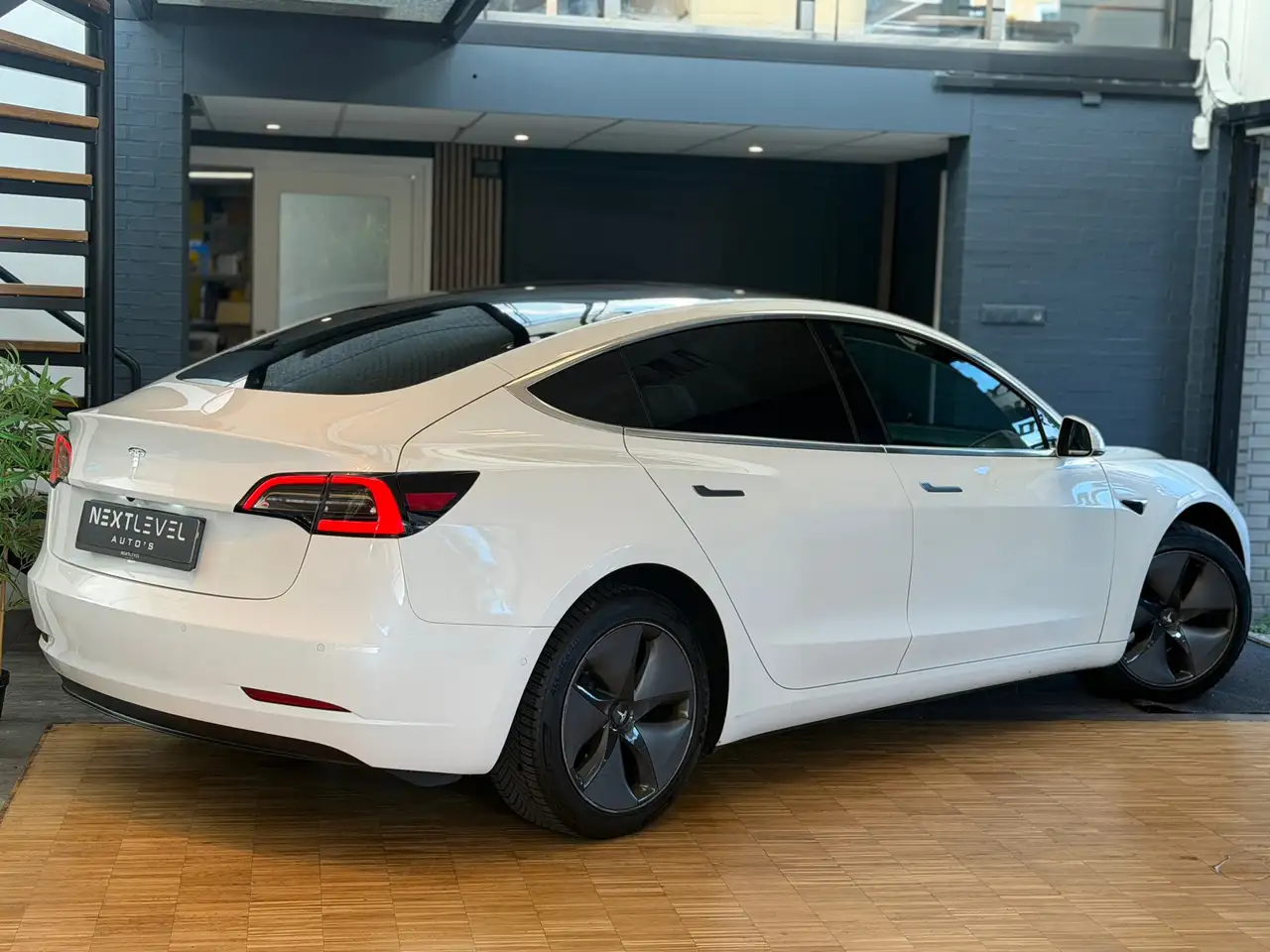 Tesla Model 3 Standard Plus 60 kWh 238ch - Autonomie 370km - Led - Jantes 18"