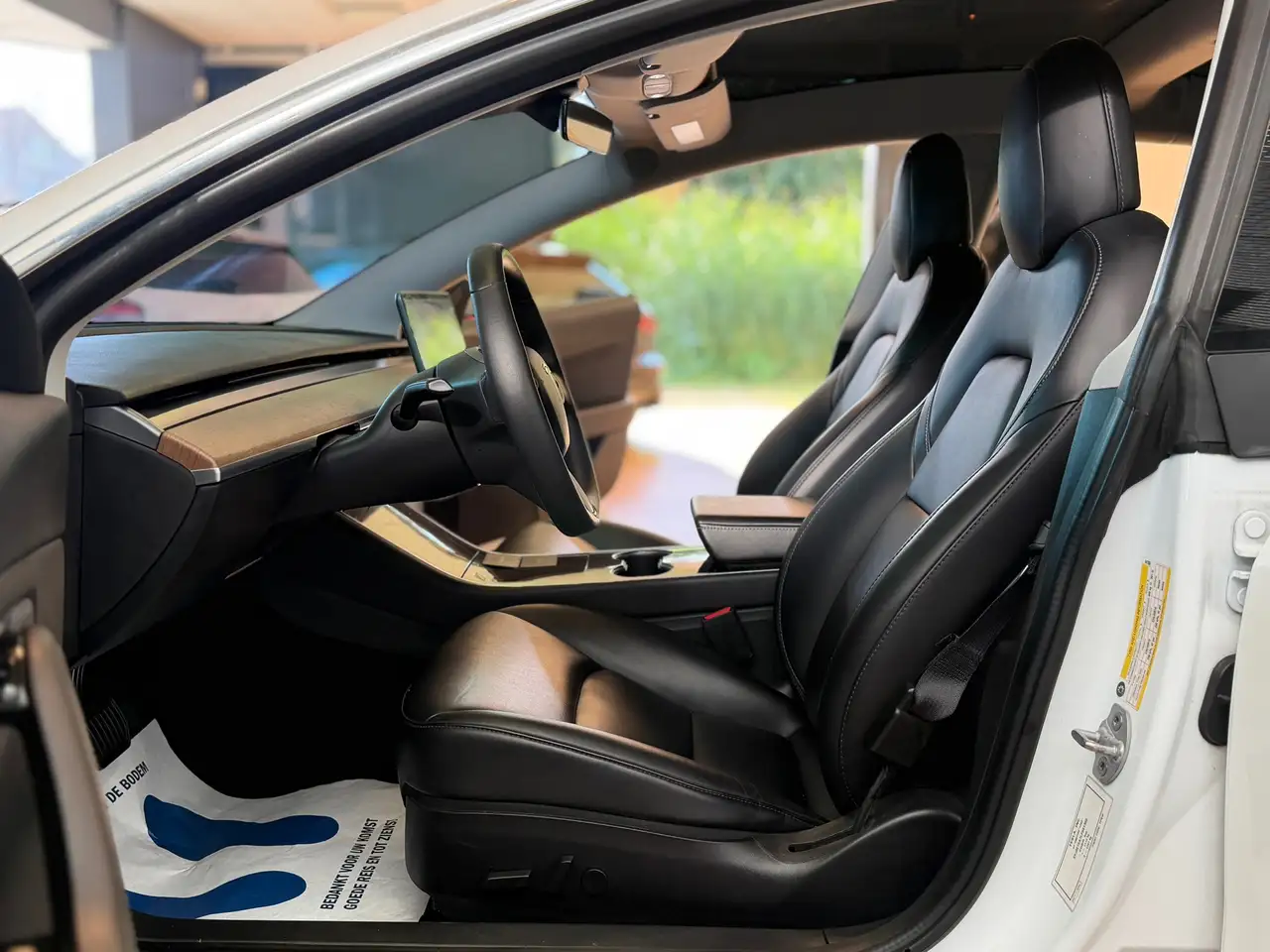 Tesla Model 3 Standard Plus 60 kWh 238ch - Autonomie 370km - Led - Jantes 18"