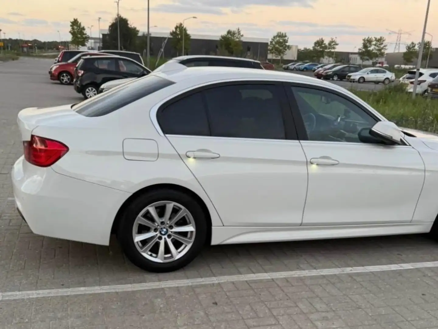 BMW 320 Wit - 2