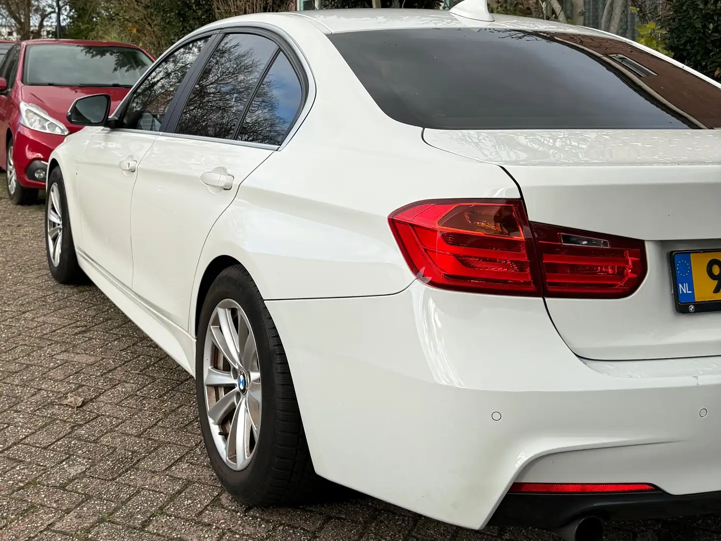 BMW 320 Wit - 1