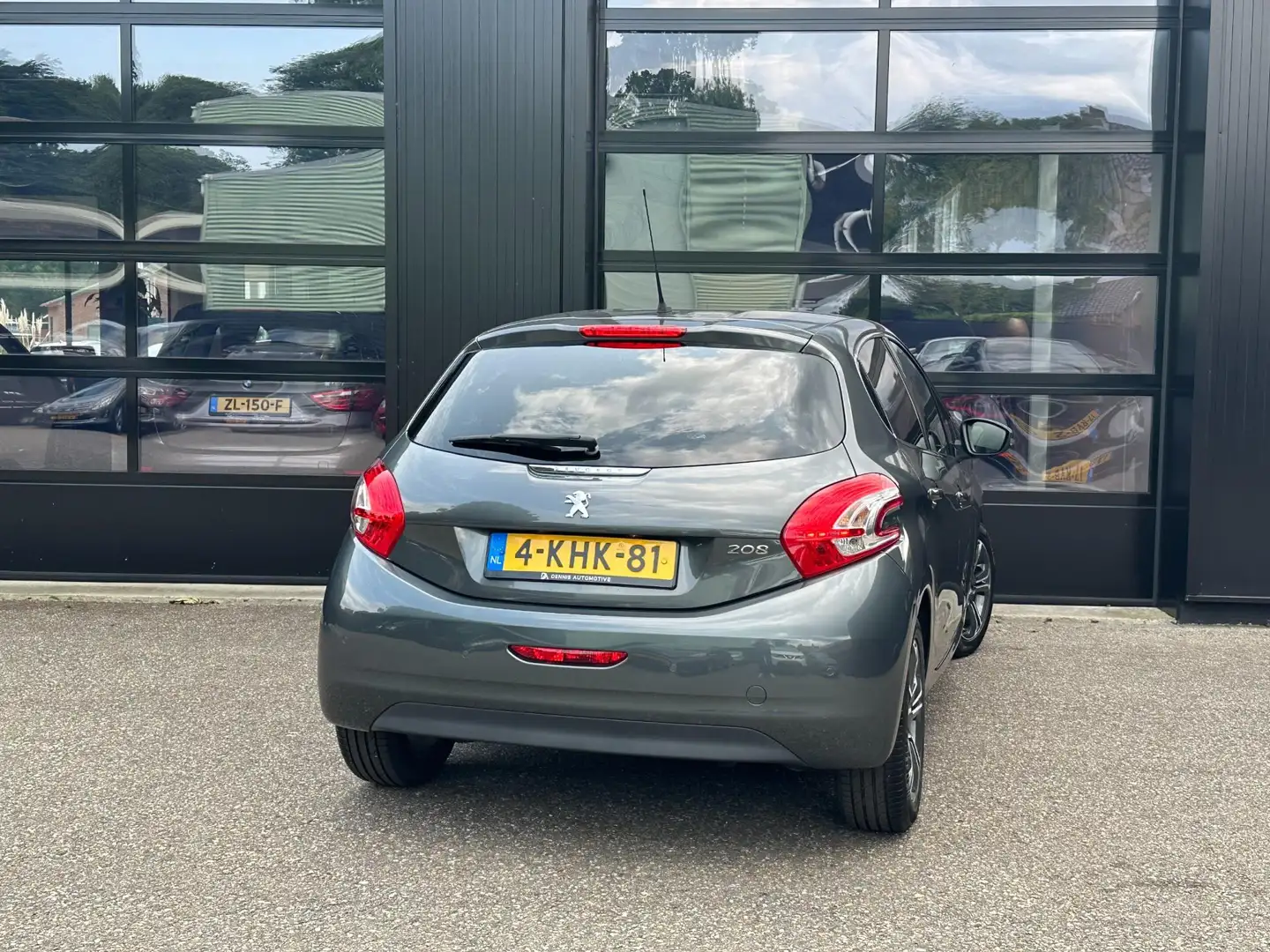 Peugeot 208 1.4 VTi Griffe Led Navi Clima Cruise Leer Grau - 2