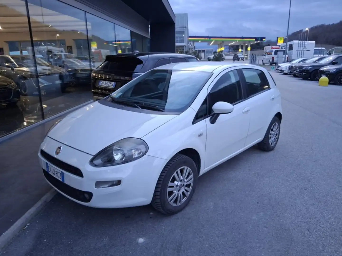 Fiat Punto 1.4 8V 5 porte Naturalpower Lounge METANO 02.2028 Weiß - 1