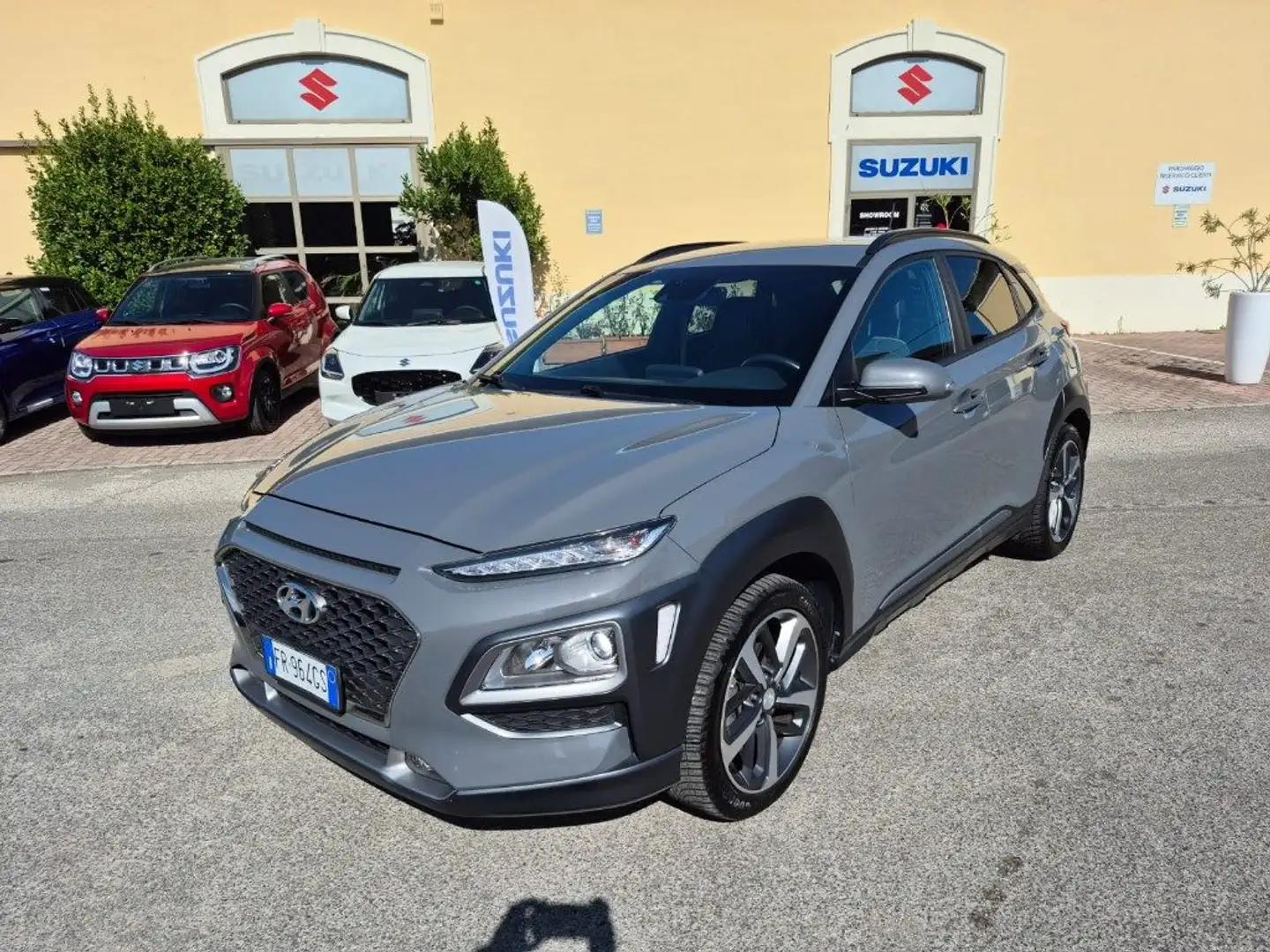 Hyundai KONA 1.6 CRDI 115 CV Xpossible Šedá - 1