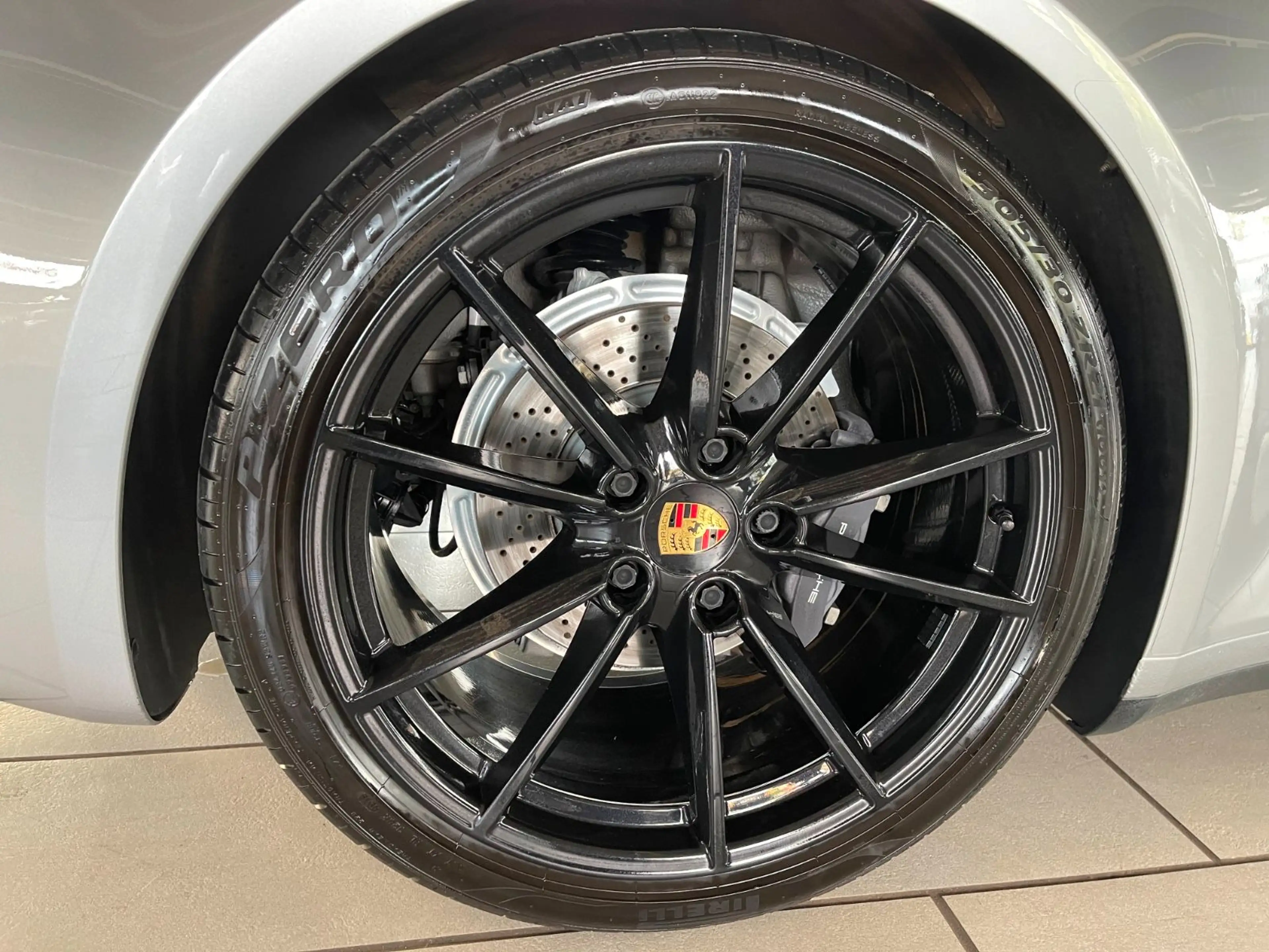 Porsche 911 992 Carrera Coupe SPORTABGAS BOSE 14WEGE CAM DAB — photo 9