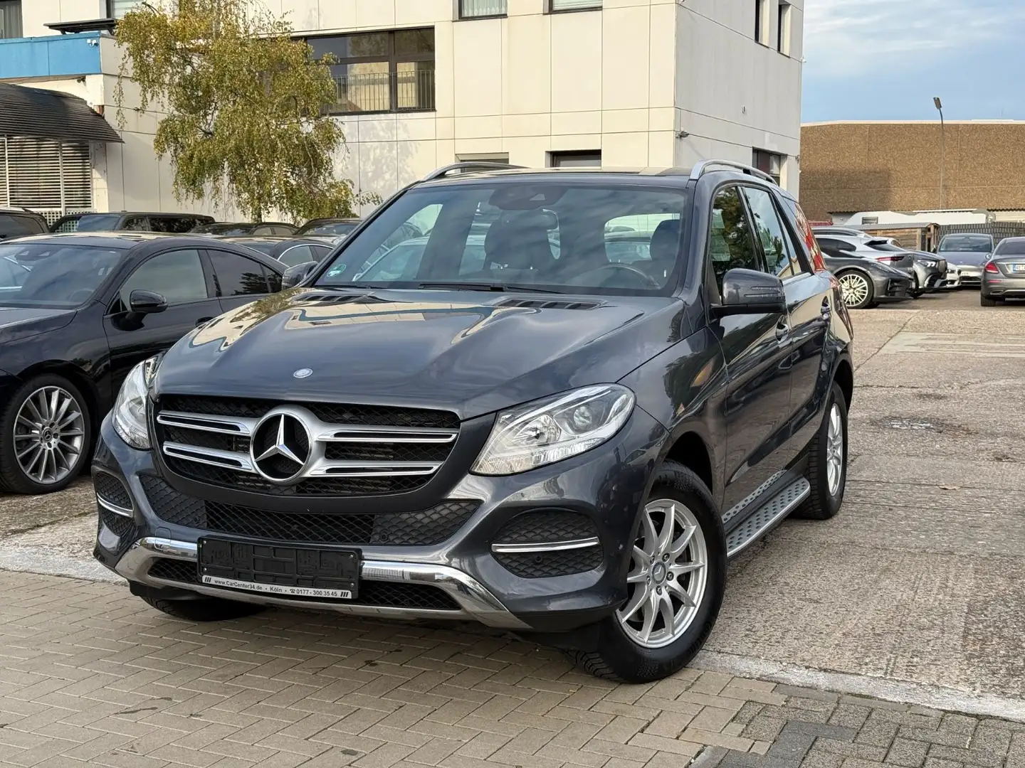 Mercedes-Benz GLE 250 d 4Matic/Leder/Bi-Xenon/1Hand Šedá - 1