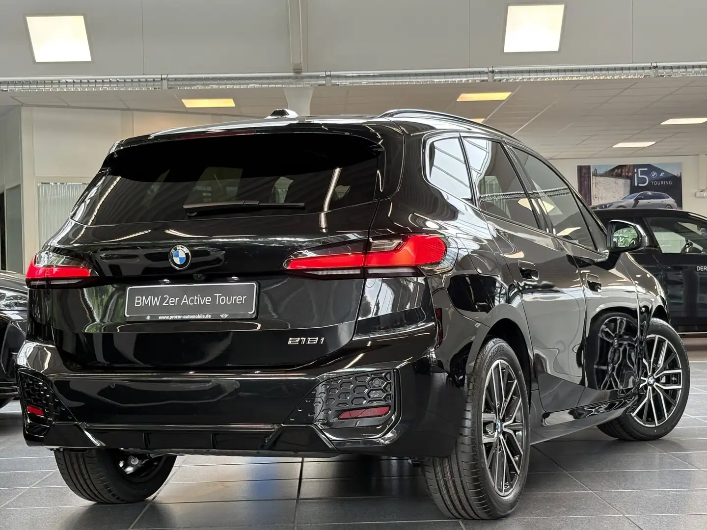 BMW 218 i MSport DA+ PA+ H/K AHK Pano Schwarz - 2