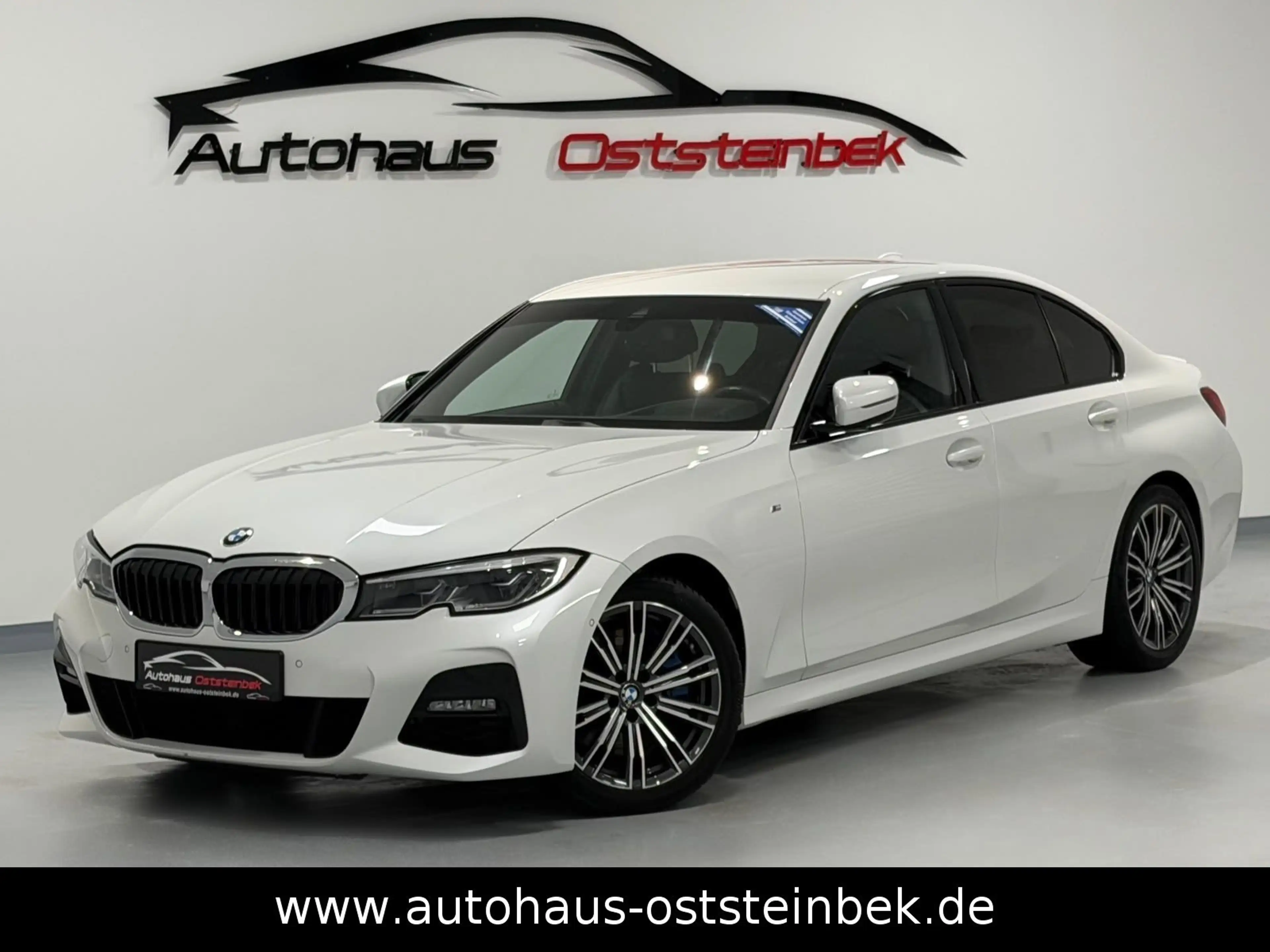 BMW 330 d M SPORT PAKET/HEAD-UP/HARMAN/KAM/LED/4xSHZ