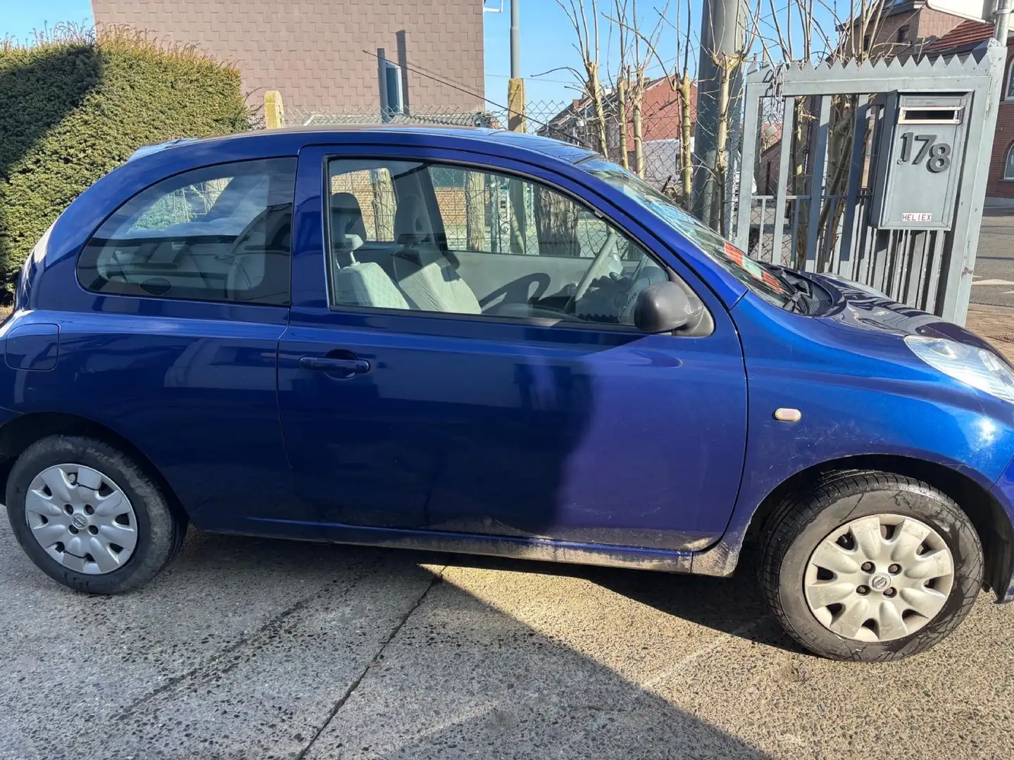 Nissan Micra Bleu - 2