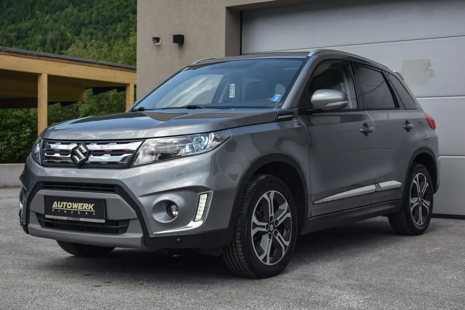 Suzuki Vitara 1,6 DDiS 4WD GLX Flash Grau - 1