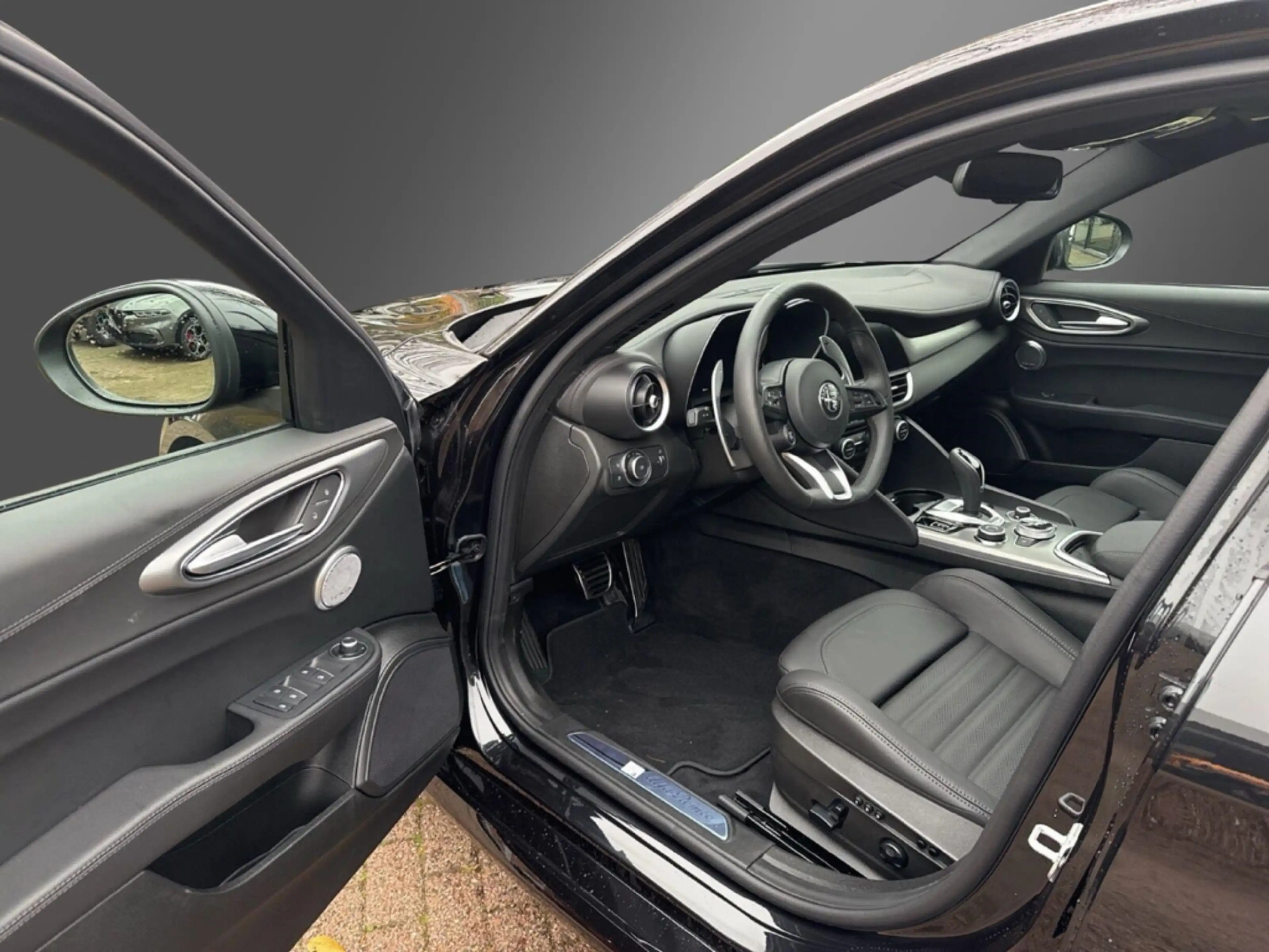 Alfa Romeo Giulia 2.2Diesel Q4 Veloce +HARMAN/KARDON+PANORAMADACH+ — photo 6