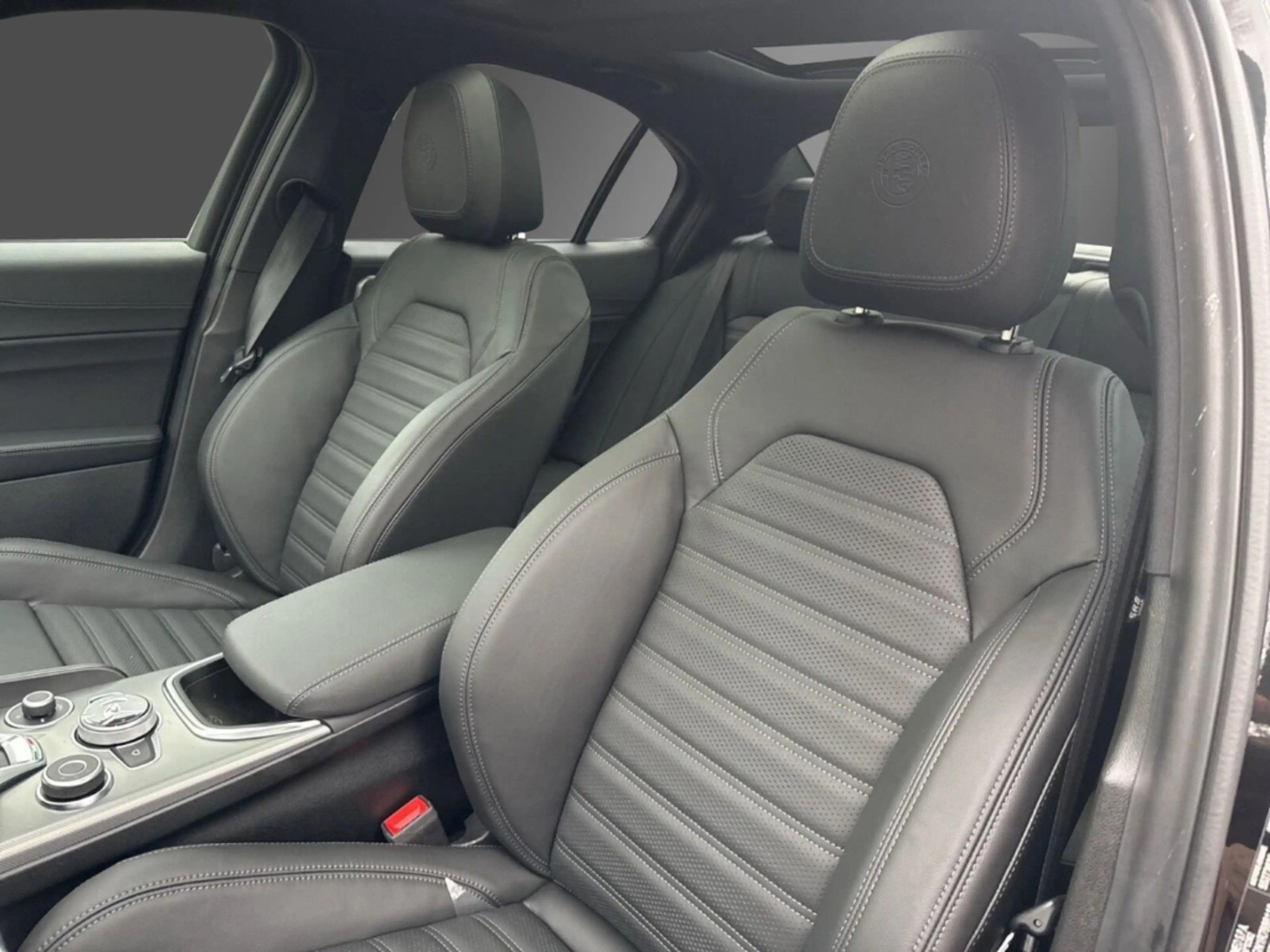 Alfa Romeo Giulia 2.2Diesel Q4 Veloce +HARMAN/KARDON+PANORAMADACH+ — photo 10